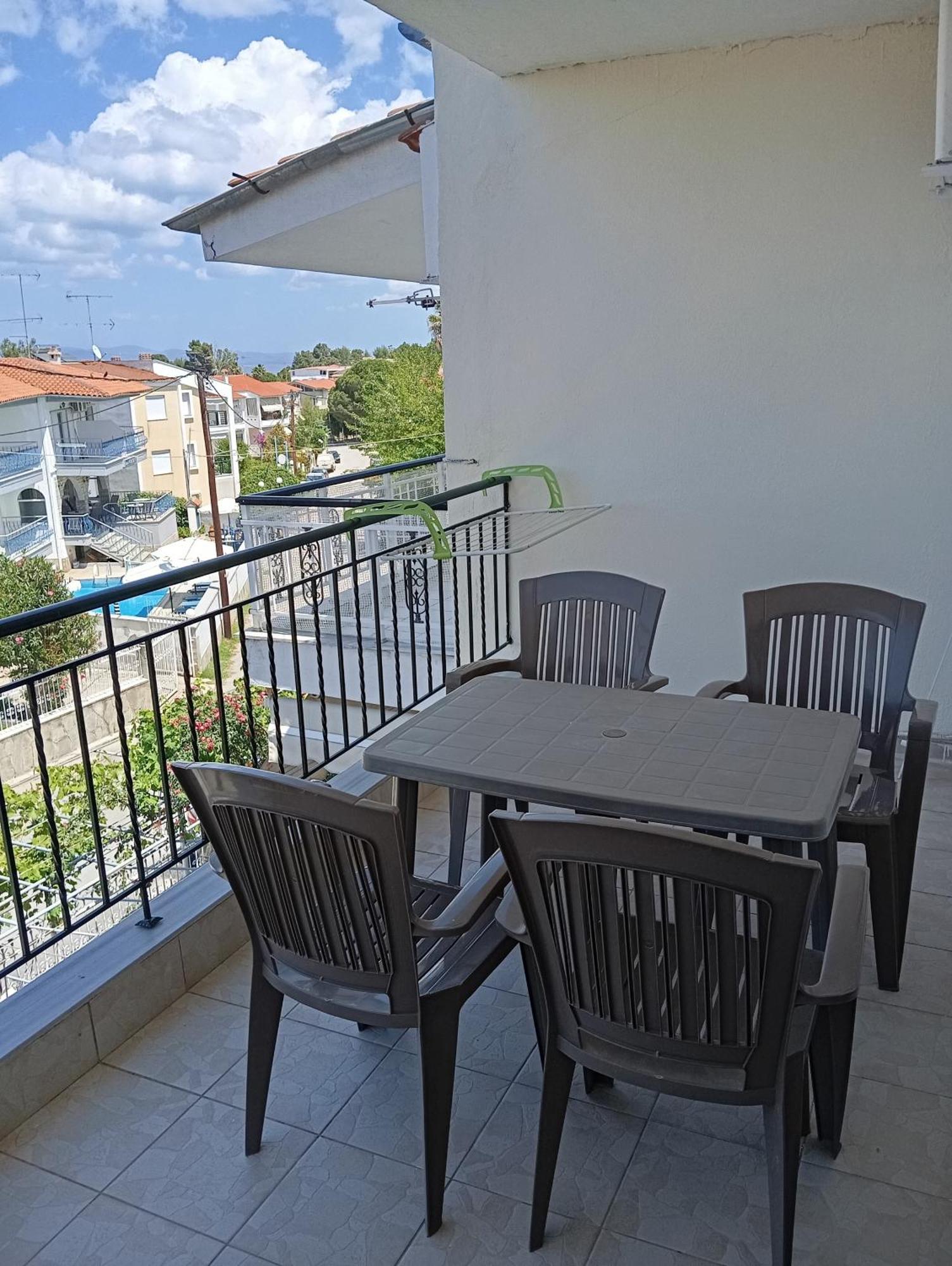 Apartments Gregory & George Hanioti Exterior foto